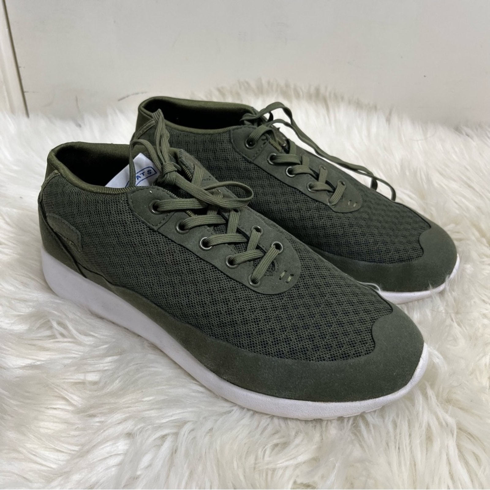 Greats Brooklyn The Bab Olive Green Lace Up Low Sneakers Size 7